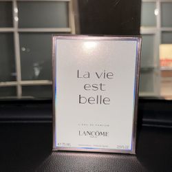 La Vie est Belle Perfume 