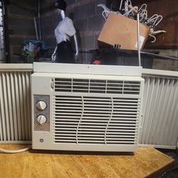 Window Air conditioner.