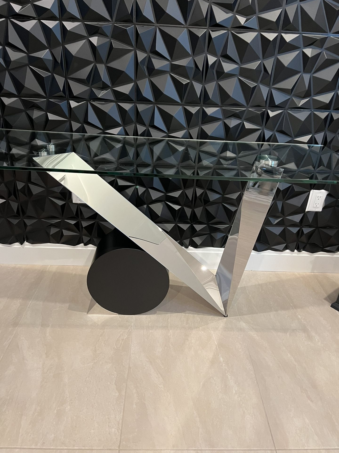 GLASS V CONSOLE TABLE
