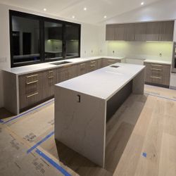 Countertop Installation & Slab Fabrication 