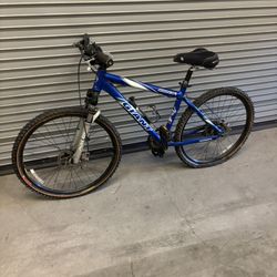 Giant Rainer Medium Disc Mountain Bike 