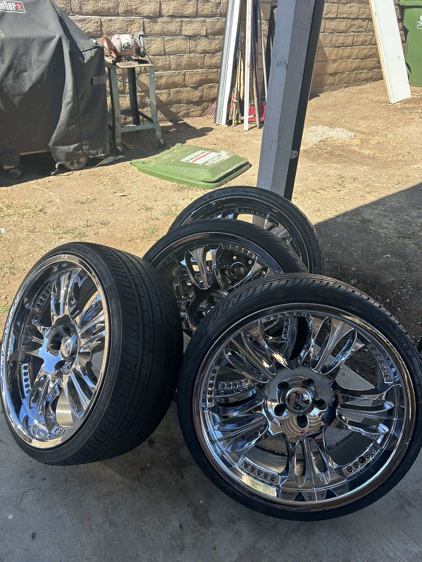 Tires With Shiny Rims for Sale in San Fernando, CA - OfferUp