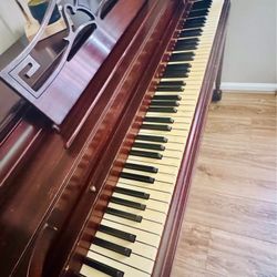 Piano. Used