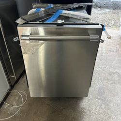 THERMADOR DISHWASHER 24” INCH  