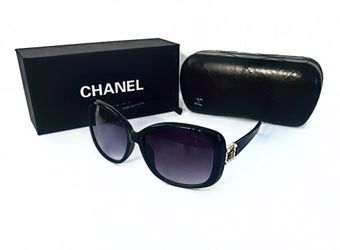 NEW   CH  SHIELD BLACK OVAL