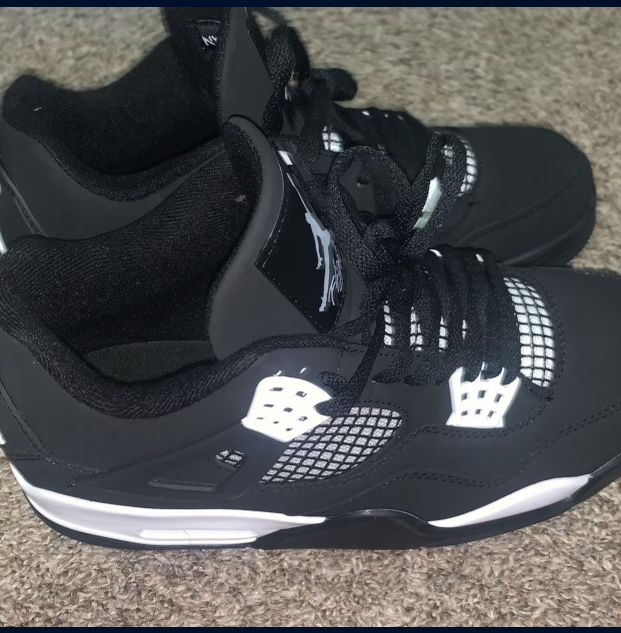 white thunder 4s