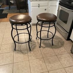 2 Bar Stools 