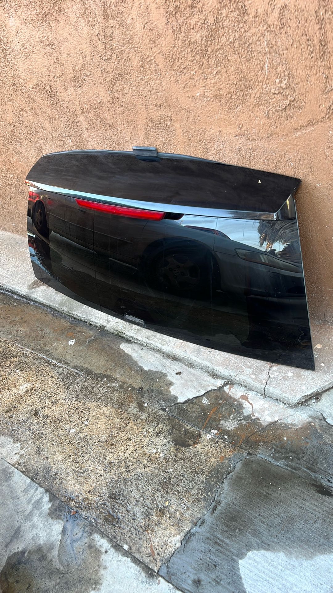 Yukon Rear Wind Shield