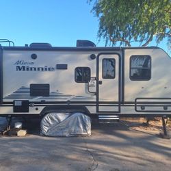 2020 Winnebago Micro minnie 2108DS