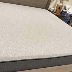 Like New King Size Casper Mattress
