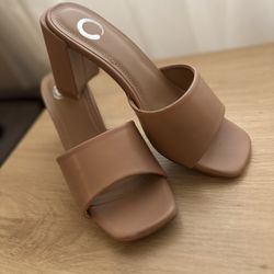 NEW // Block Heel Sandal -  SIZE 6