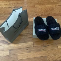 Balenciaga Slides 