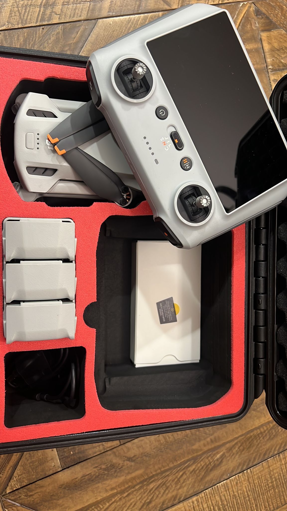 DJI - Mini 3 Drone and Remote Control with Built-in Screen (DJI RC)