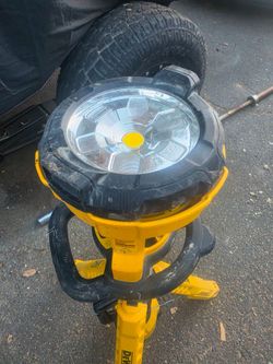 Dewalt battery light stand