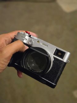 Fujifilm X100vi Silver Camera With Smallrig Cage And Thumb Grip