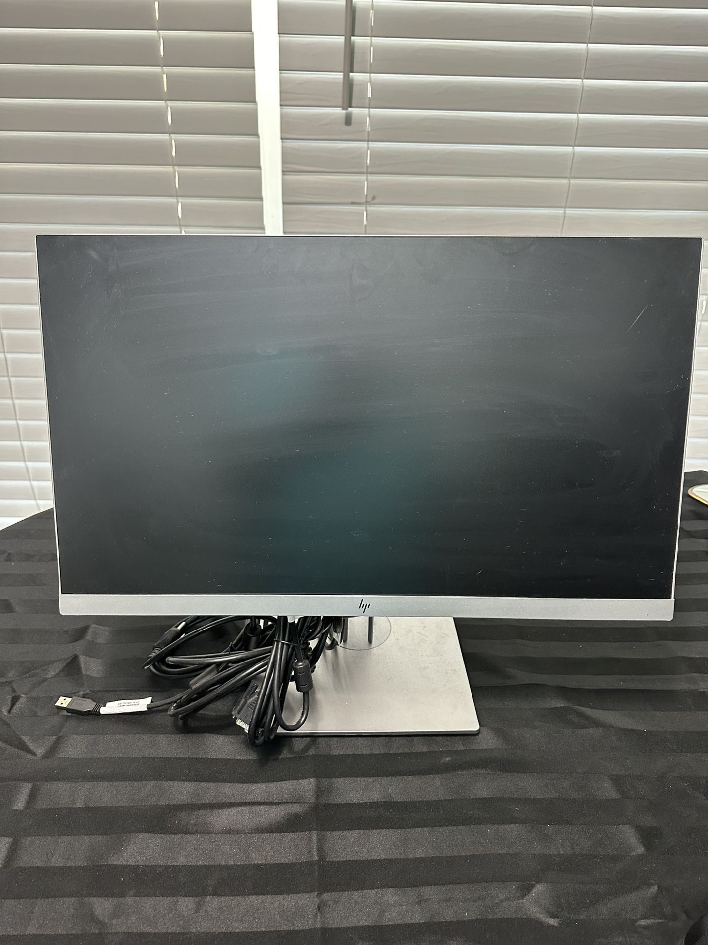 HP EliteDisplay E233 23 Inch Screen LED Lit Monitor Silver