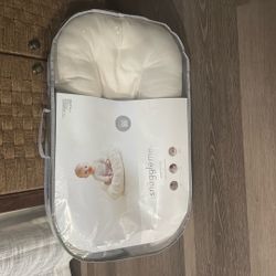 Brand New Snuggle Me Organic Lounger 