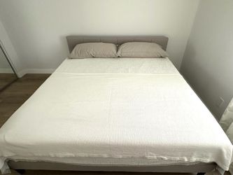 Grey Fabric Upholstered Bed And Gel Memory Foam Mattress Set King Size