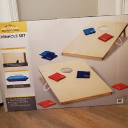 Beyond Outdoors Cornhole Set