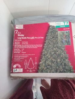 7.5 long needle pine LED pre lit tree