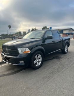 Ram 5.7 v8 great truck