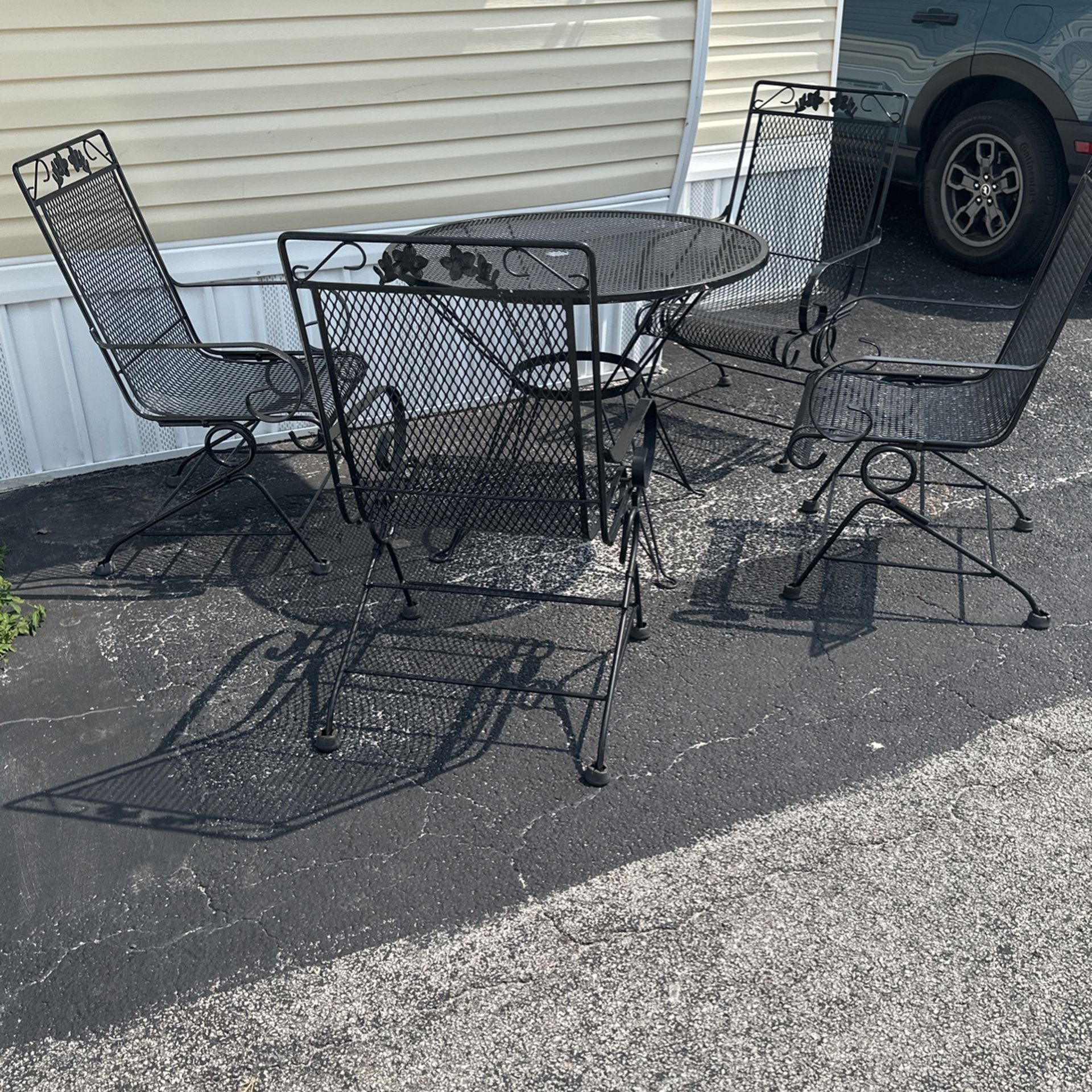 Cast Iron Table And Chairs 