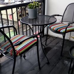 Black Metal Patio Table w 2 Matching Chairs