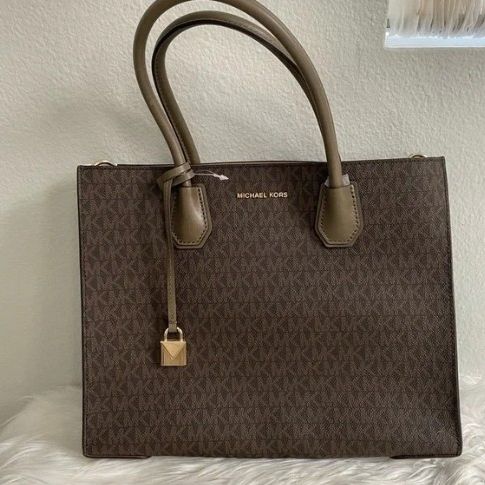 Michael Kors Studio Mercer Convertible Tote New w/ tag for Sale in Norfolk,  VA - OfferUp