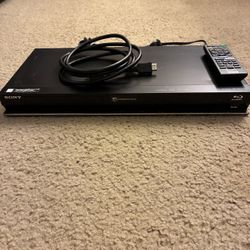 Sony 3D Blu-ray Player with Remote and HDMI Cable