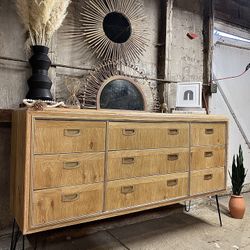 !!SOLD!! Original Bassett Mid Century Dresser / Sideboard 