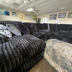 NEW SECTIONAL SOFA BLACK  4 PIECES 