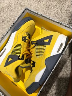 Jordan 4s “Lighting”