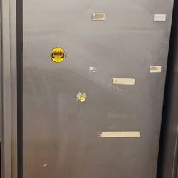 Avantco Commercial Tower freezer Kitchen Restaurant 