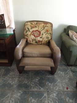 Leather Recliner Sofa 
