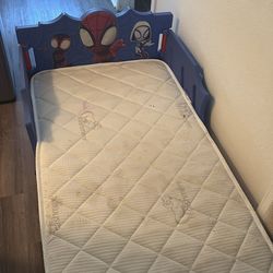 Toddler bed