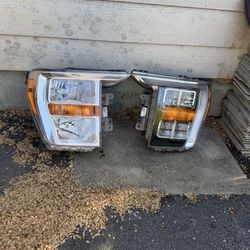 FORD F150 XL XLT RH HEADLIGHTs HALOGEN ML3413D154AH Damaged