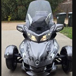 2011 Can-Am Spyder RT Touring – Clean Title – Runs Great