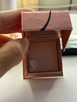 Benefit Cosmetics Highlighter Face Powder