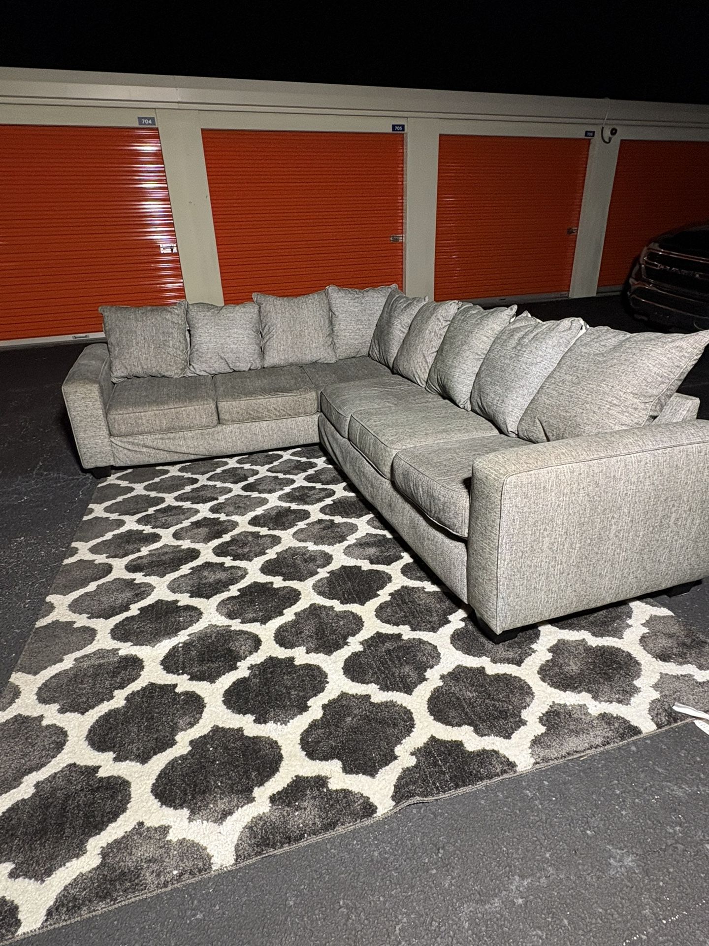 FREE DELIVERY!Grey Sectional