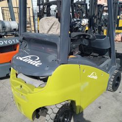 Forklift Linde 3000# Triple Mast