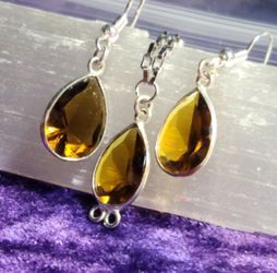 Topaz Earrings and Pendant Set in Silver 60$