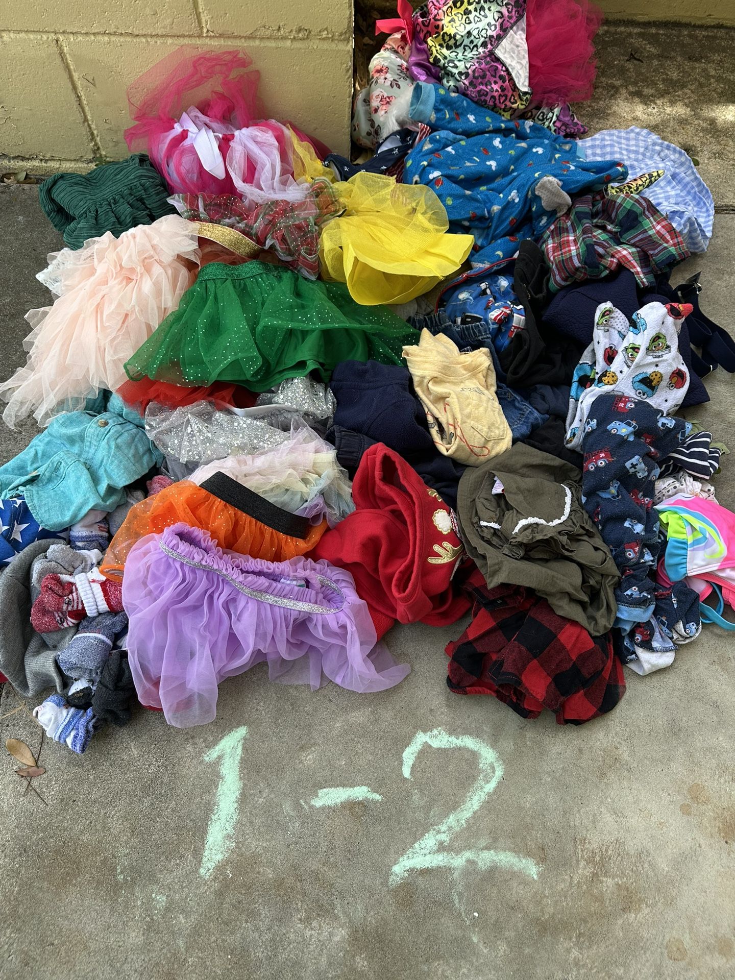 Kids Clothes 37 Pieces Size 1-2 Boys/girls $10 For All Smoke Free Home