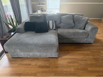 Lindyn 2-Piece Modular loveseat with chaise