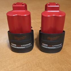 Milwaukee M12 High Output CP 2.5Ah x (2) Like New No Low Offers/Trades. Price is Firm. Pickup in  Burien Yes Available 
