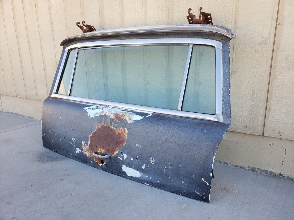 1961 Oldsmobile F-85 Station Wagon Rear Tailgate Window Lift Gate 