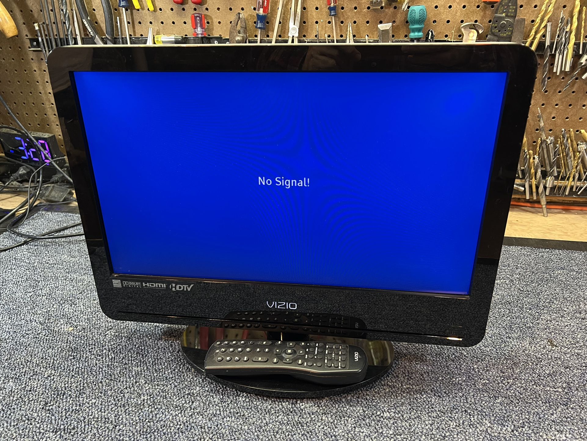 Vizio 19" HD TV with Remote, HDMI (2), COAX, RGB, RCA