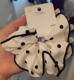 hair scrunchie