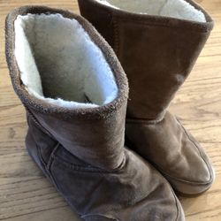 Bearpaw fleece lined ugg style boots unisex size 9/10