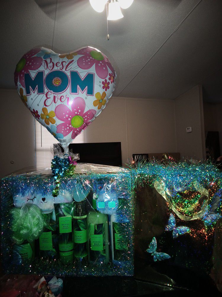 Mother's Day Baskets Bath & Body Works Victoria's Secret Boxes,Basket ,And Balloons