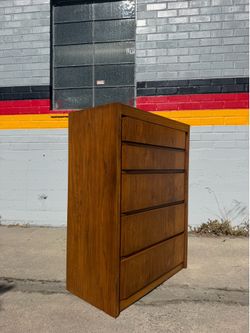 Mid-Century Modern Huntley by Thomasville 5-Drawer Highboy Dresser